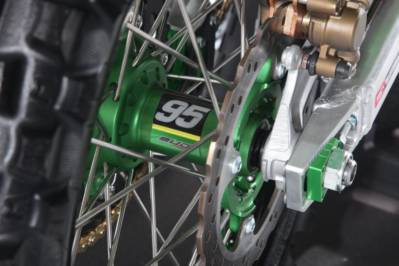 <div class='descrGalleryTitle'>Ruote </div><div class='descrGalleryText'><p>-Ruote Bud Racing&nbsp;</p>
<p>-Freni NG</p>
<p>&nbsp;</p>
</div>